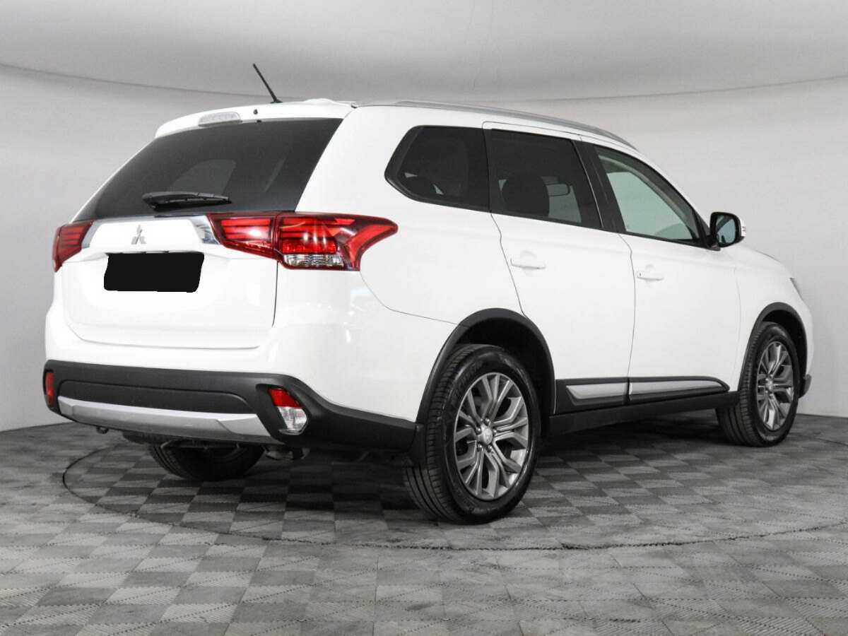 Mitsubishi Outlander с пробегом — 2015 год. Фото: #4