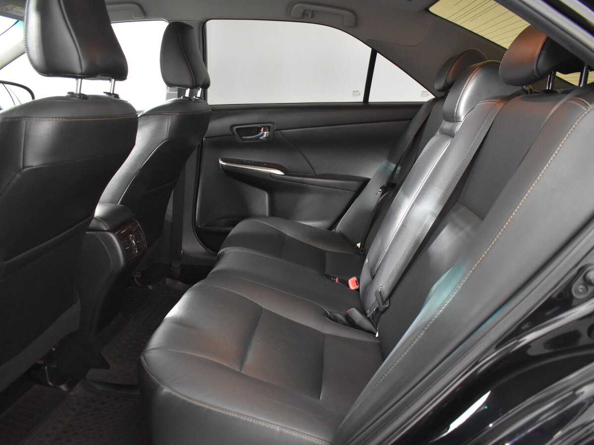 Toyota Camry с пробегом — 2017 год. Фото: #6