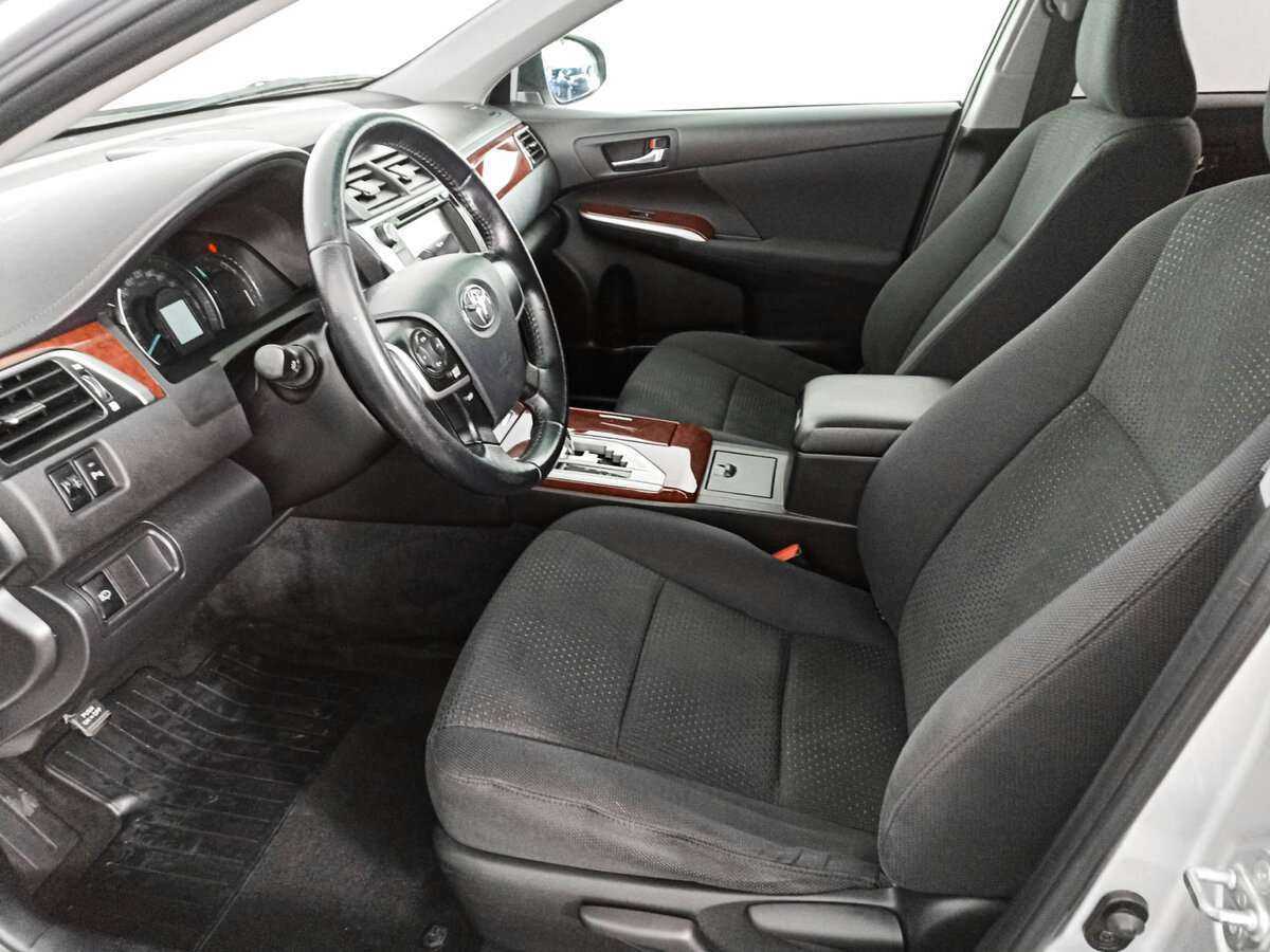 Toyota Camry с пробегом — 2012 год. Фото: #13