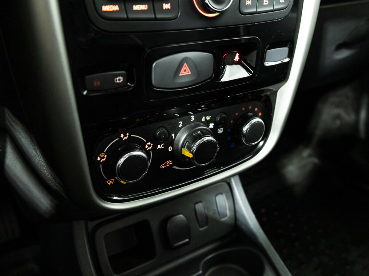 Renault Duster с пробегом — 2014 год. Фото: #15