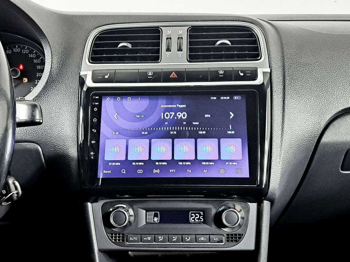 Volkswagen Polo с пробегом — 2016 год. Фото: #12