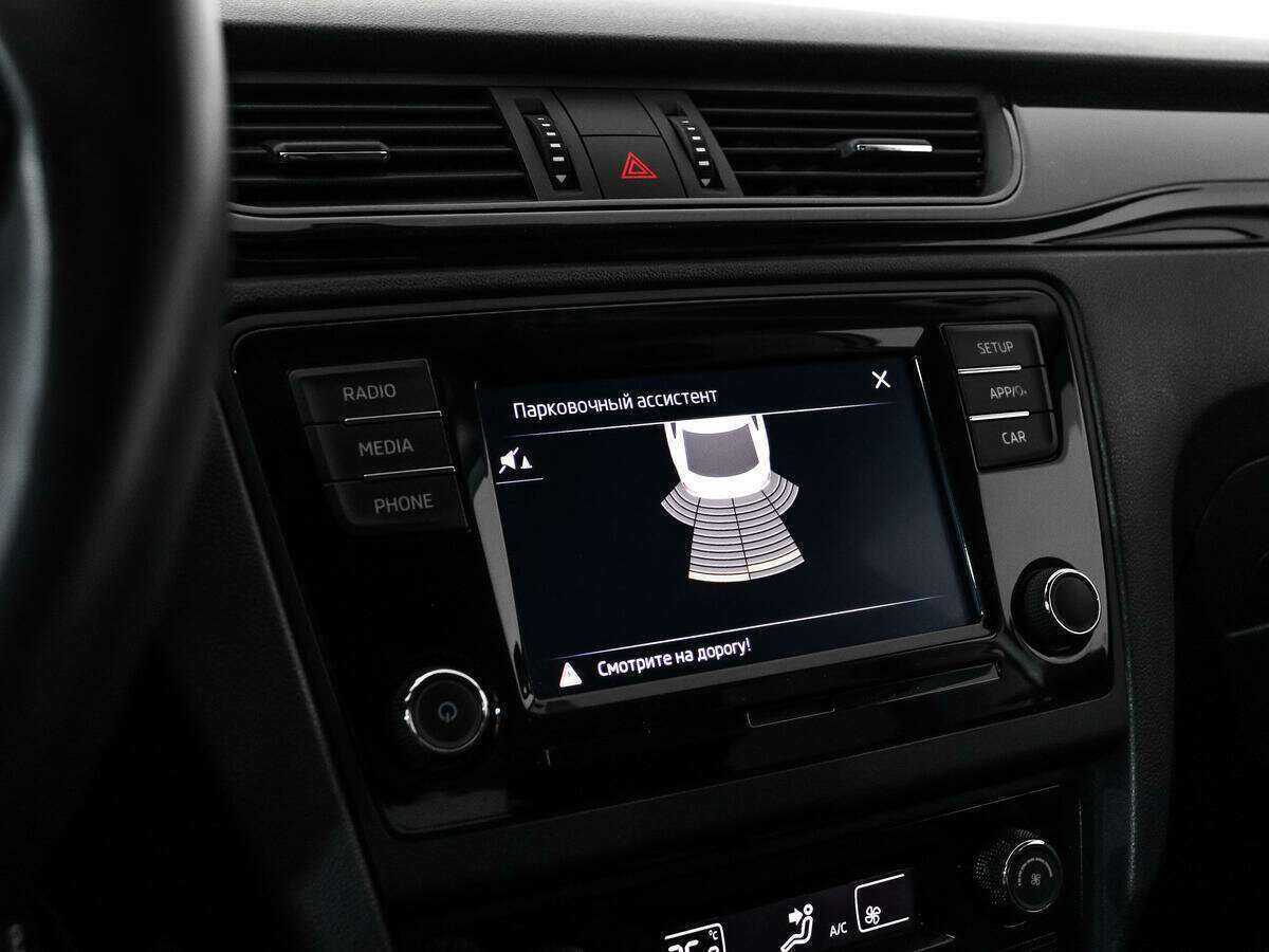 Skoda Rapid с пробегом — 2017 год. Фото: #9