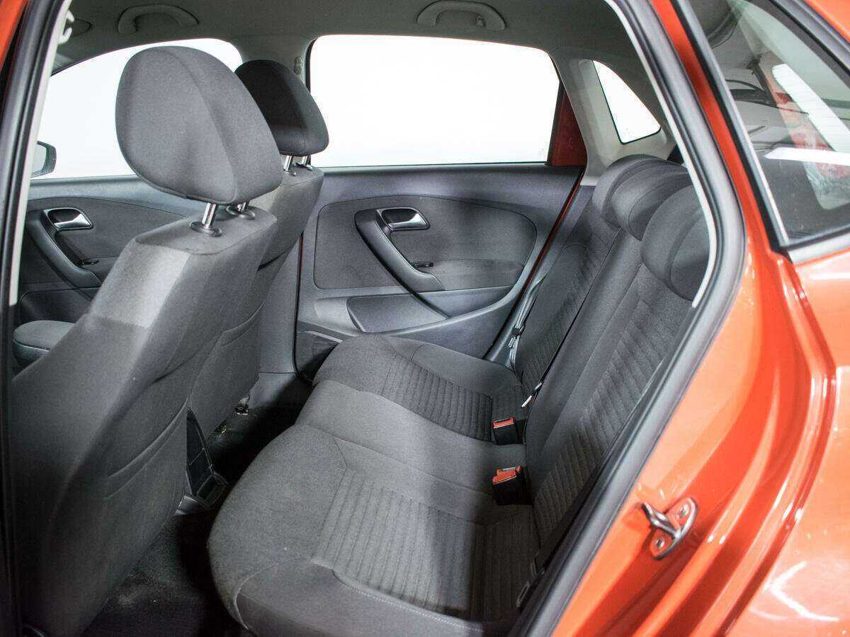 Volkswagen Polo с пробегом — 2012 год. Фото: #9