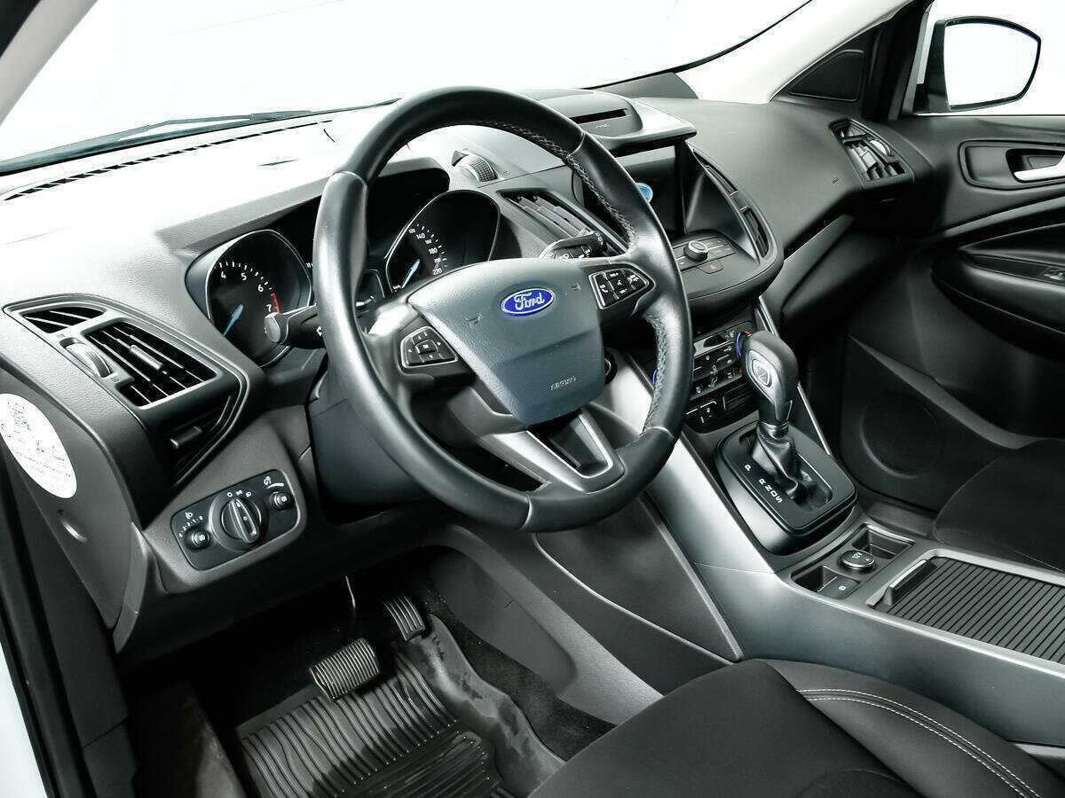 Ford Kuga с пробегом — 2019 год. Фото: #12