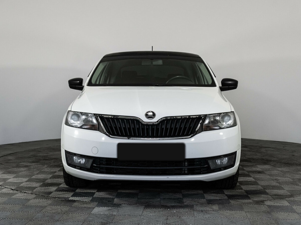 Skoda Rapid с пробегом — 2015 год. Фото: #1