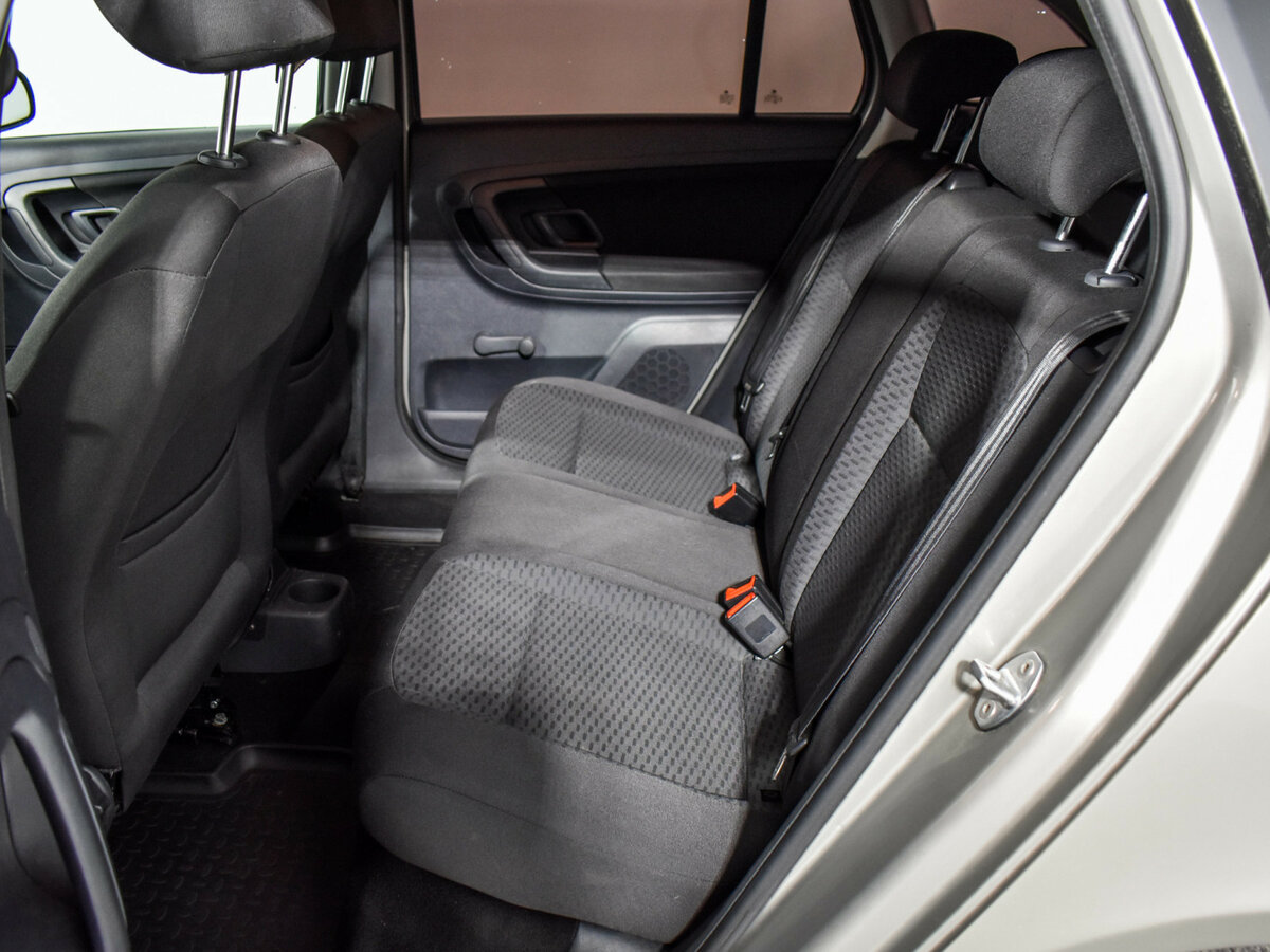 Skoda Fabia с пробегом — 2012 год. Фото: #10