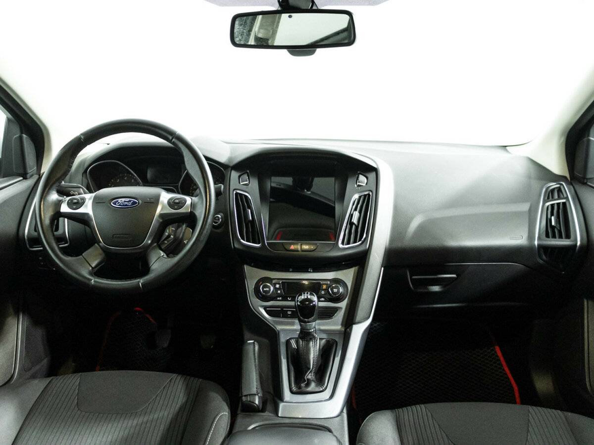 Ford Focus с пробегом — 2012 год. Фото: #12