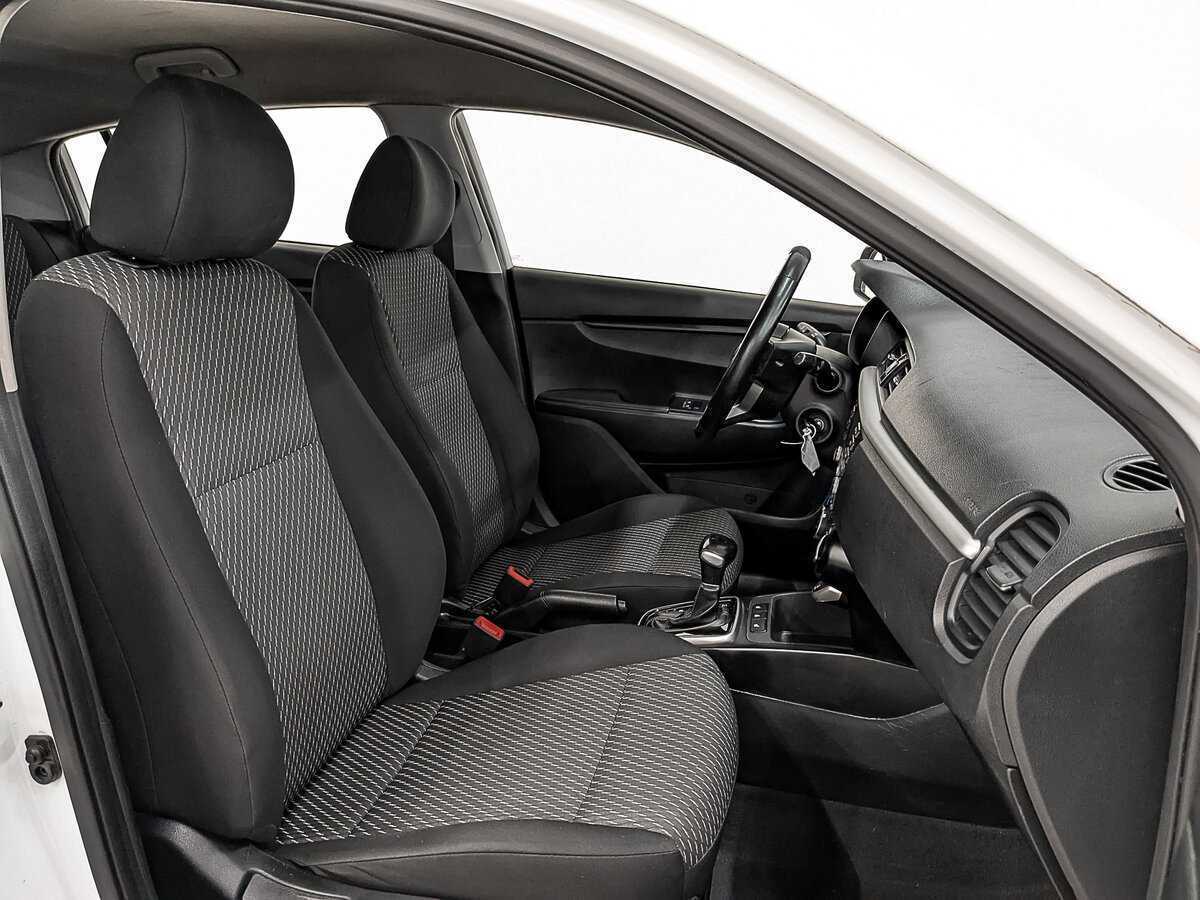 Kia Rio с пробегом — 2020 год. Фото: #20