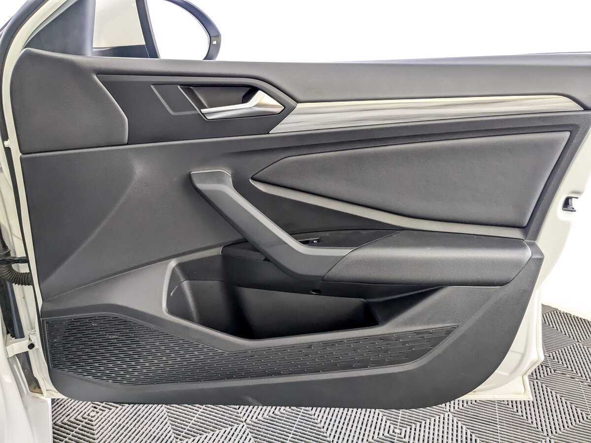 Volkswagen Jetta с пробегом — 2020 год. Фото: #19