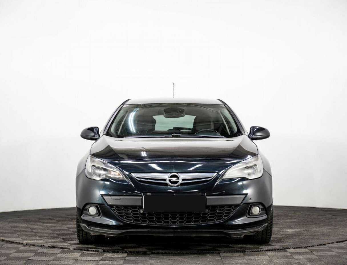 Opel Astra с пробегом — 2012 год. Фото: #1