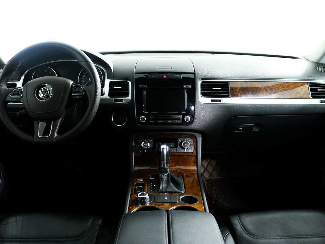 Volkswagen Touareg с пробегом — 2012 год. Фото: #10