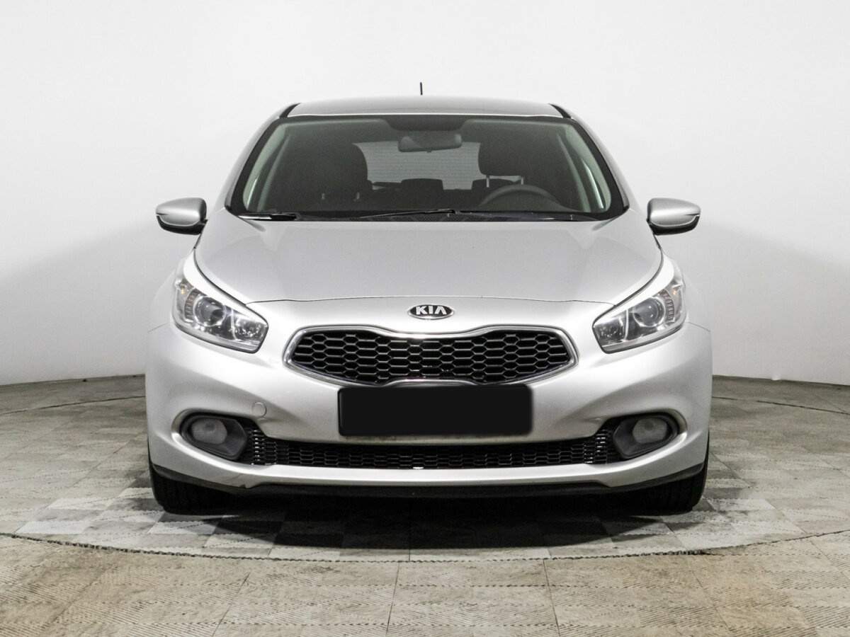 Kia Ceed с пробегом — 2012 год. Фото: #1
