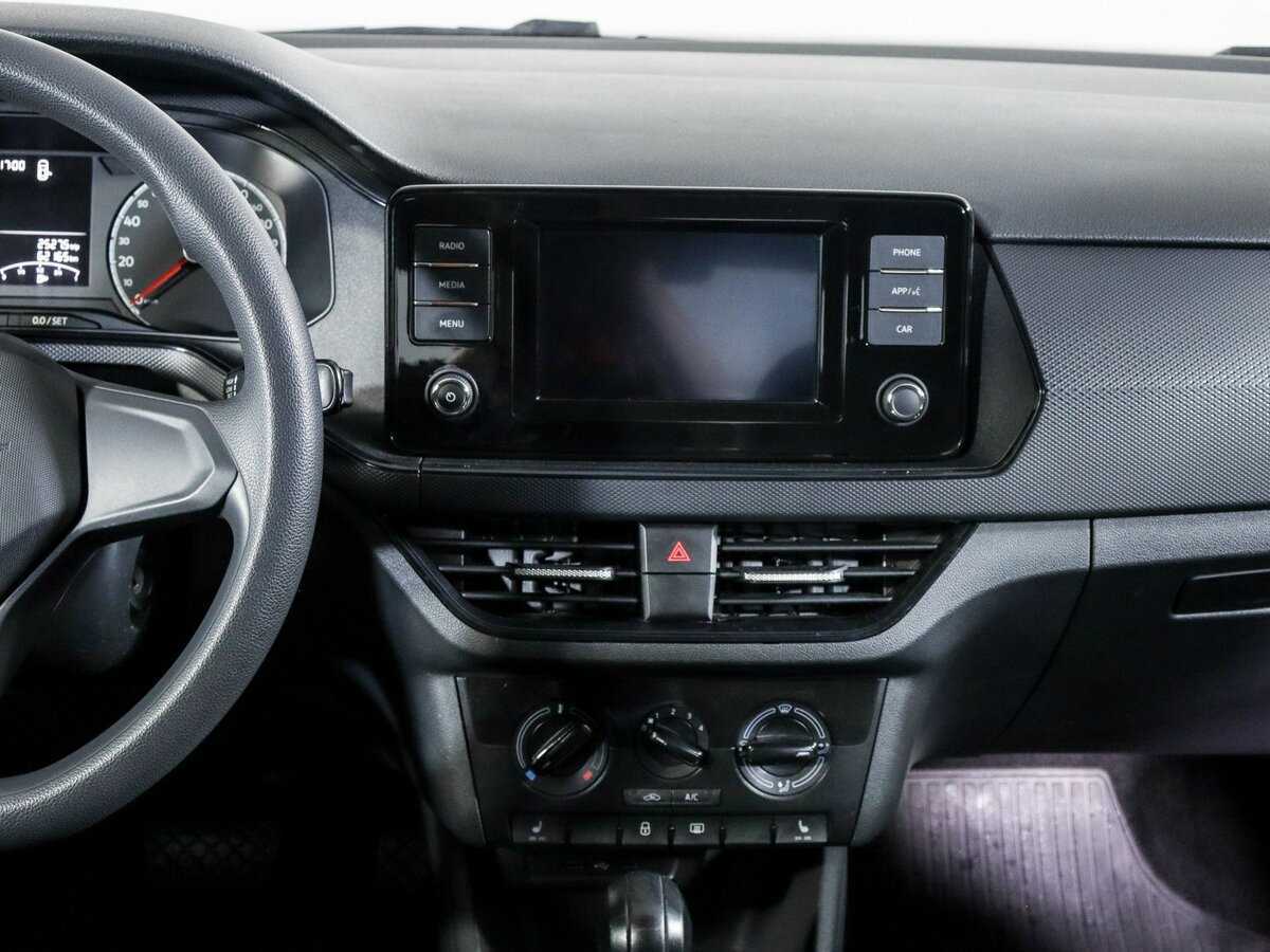 Volkswagen Polo с пробегом — 2021 год. Фото: #12