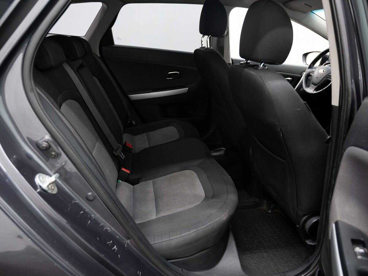 Kia Ceed с пробегом — 2015 год. Фото: #10
