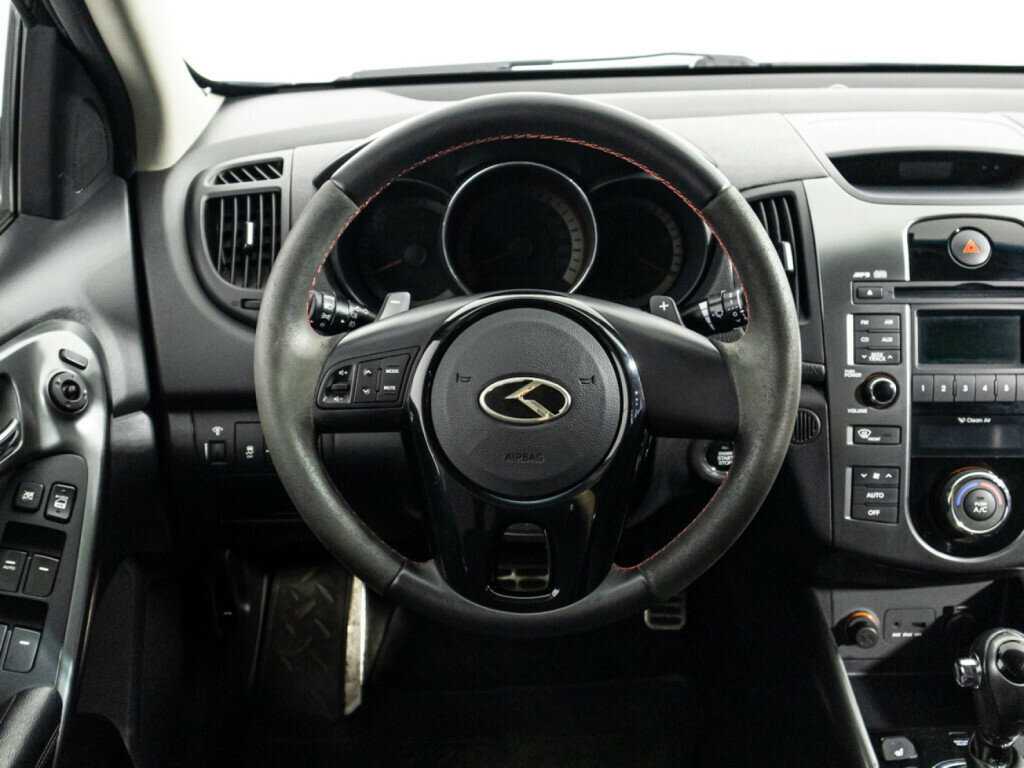 Kia Cerato с пробегом — 2012 год. Фото: #16