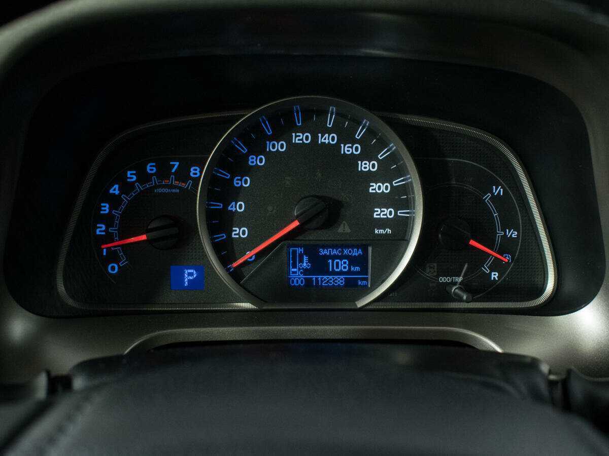 Toyota RAV4 с пробегом — 2015 год. Фото: #10