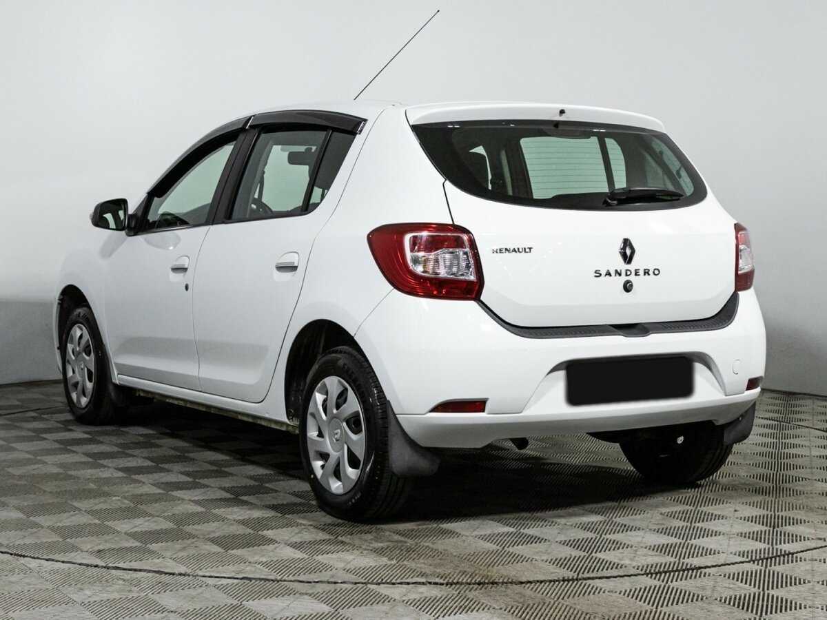 Renault Sandero с пробегом — 2017 год. Фото: #6