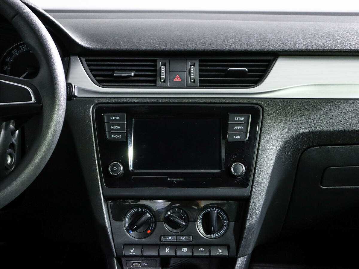 Skoda Rapid с пробегом — 2019 год. Фото: #10