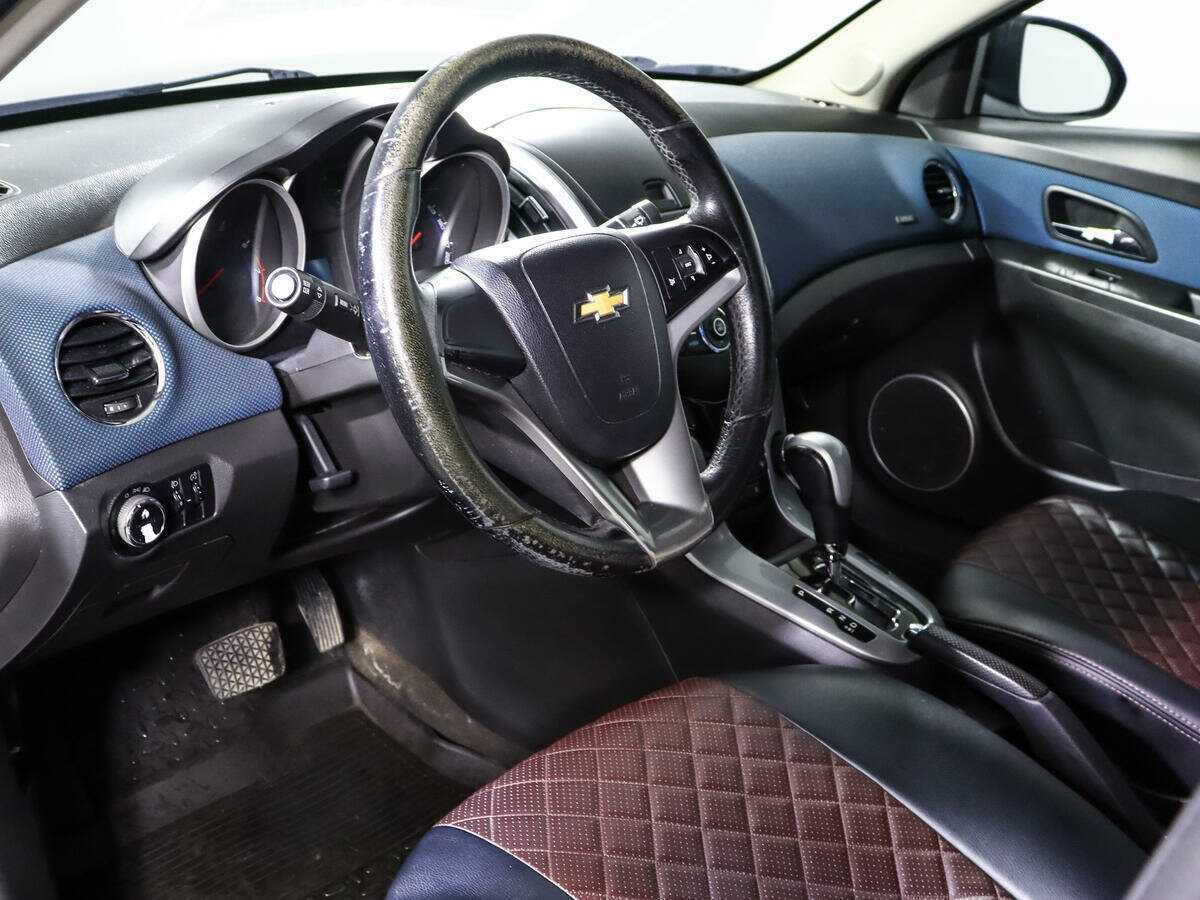 Chevrolet Cruze с пробегом — 2013 год. Фото: #11