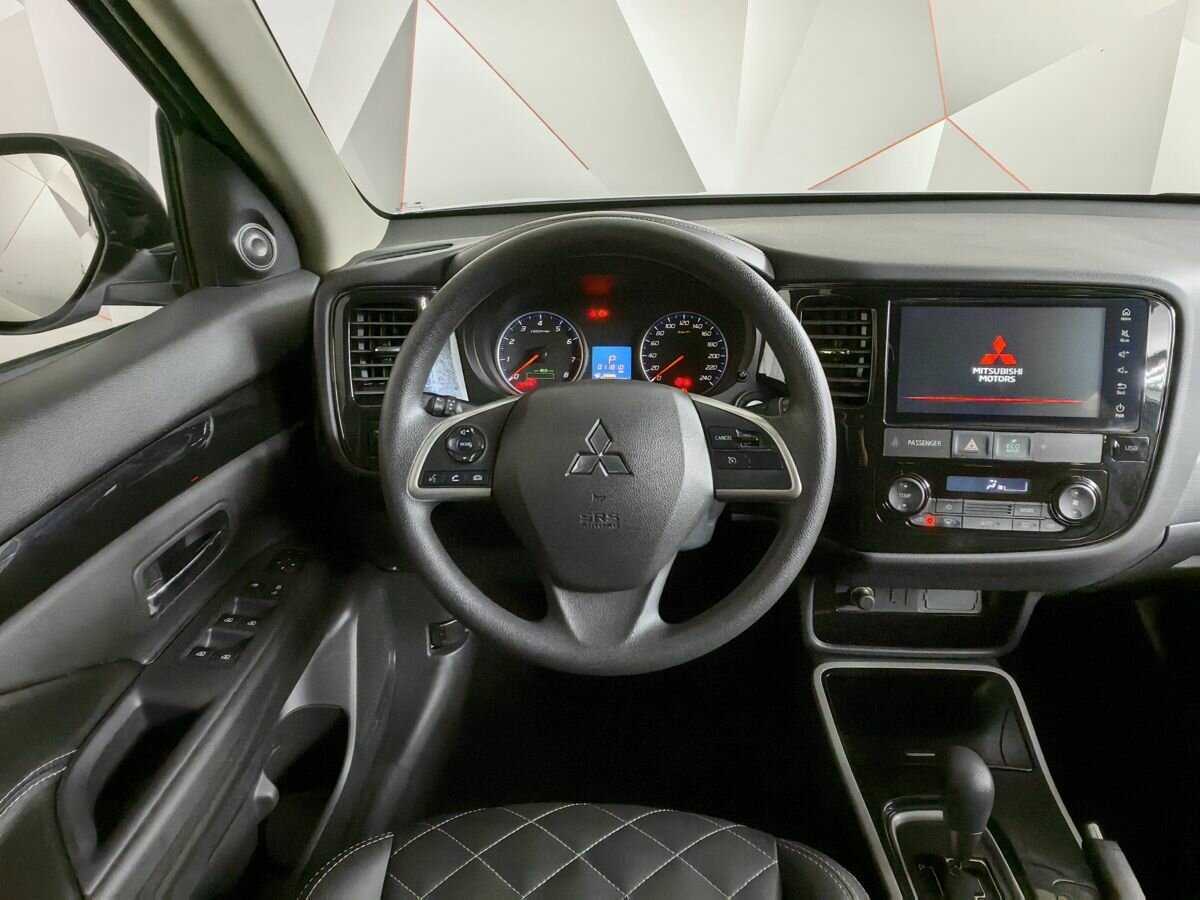 Mitsubishi Outlander с пробегом — 2022 год. Фото: #9