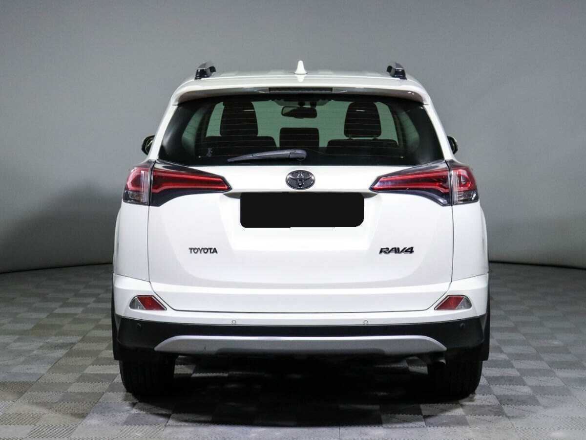 Toyota RAV4 с пробегом — 2015 год. Фото: #5