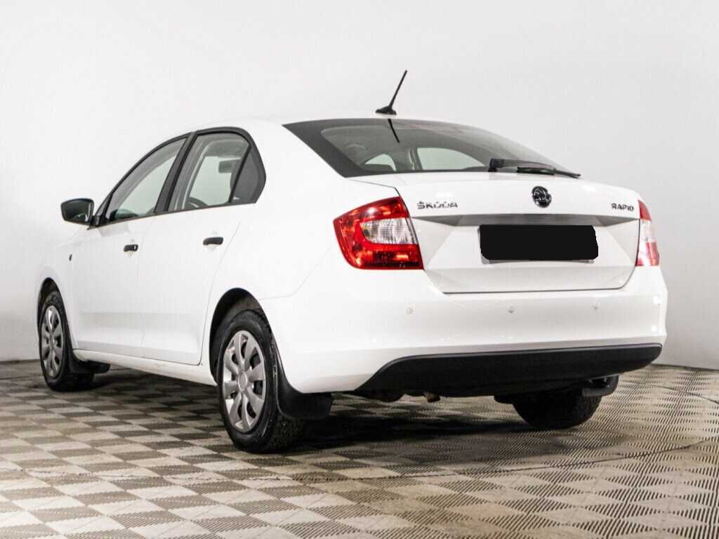 Skoda Rapid с пробегом — 2017 год. Фото: #6