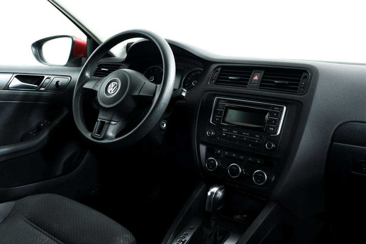 Volkswagen Jetta с пробегом — 2014 год. Фото: #8