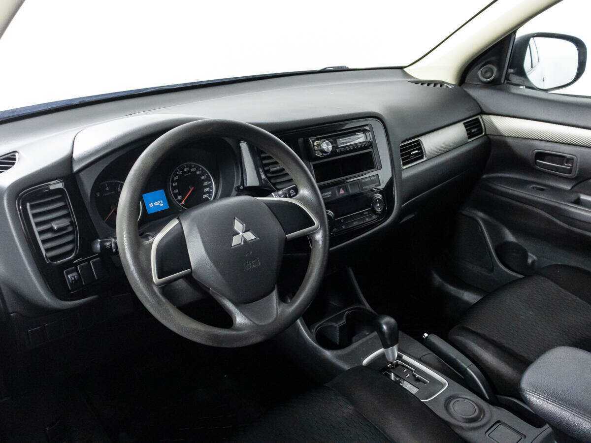Mitsubishi Outlander с пробегом — 2014 год. Фото: #10