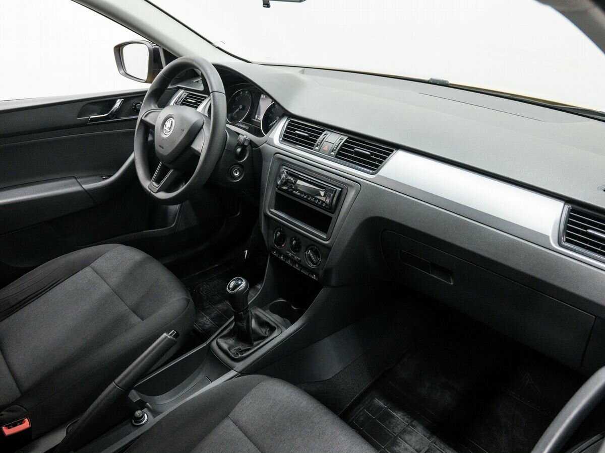 Skoda Rapid с пробегом — 2017 год. Фото: #9