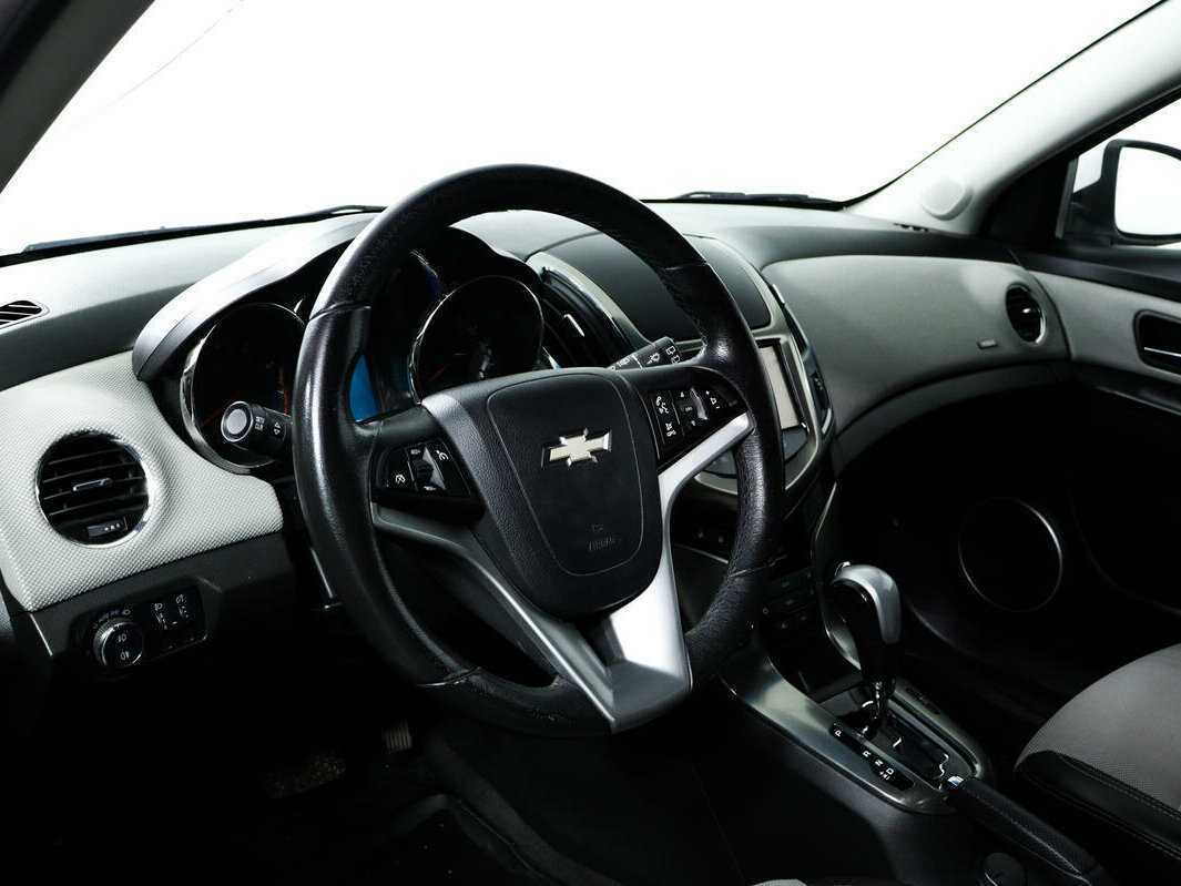Chevrolet Cruze с пробегом — 2014 год. Фото: #12