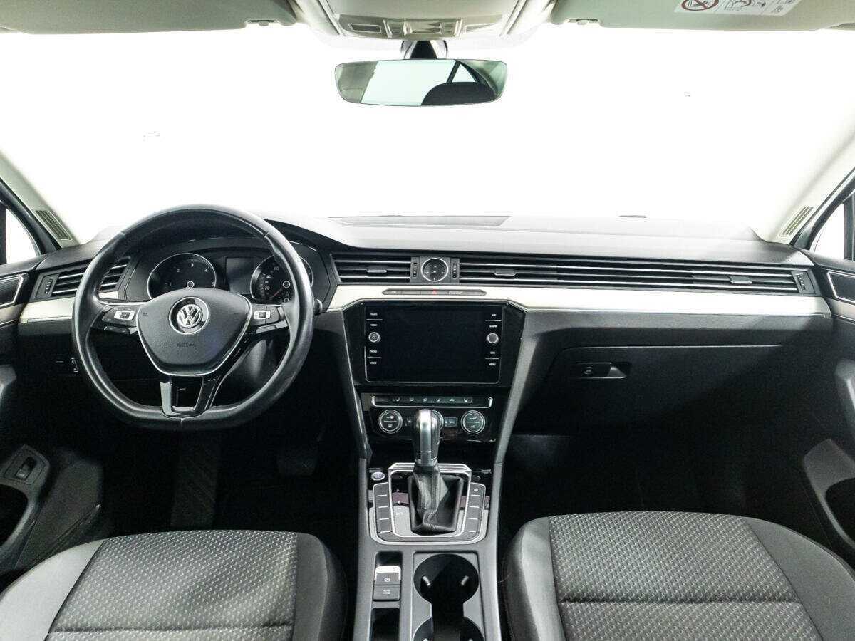 Volkswagen Passat с пробегом — 2017 год. Фото: #12