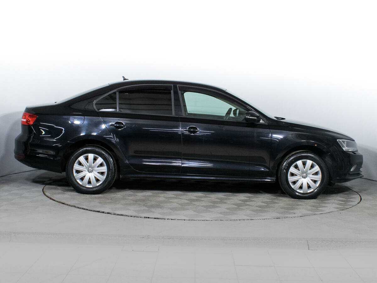 Volkswagen Jetta с пробегом — 2015 год. Фото: #3