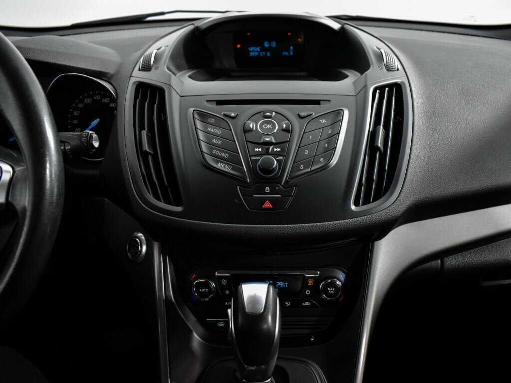 Ford Kuga с пробегом — 2015 год. Фото: #15