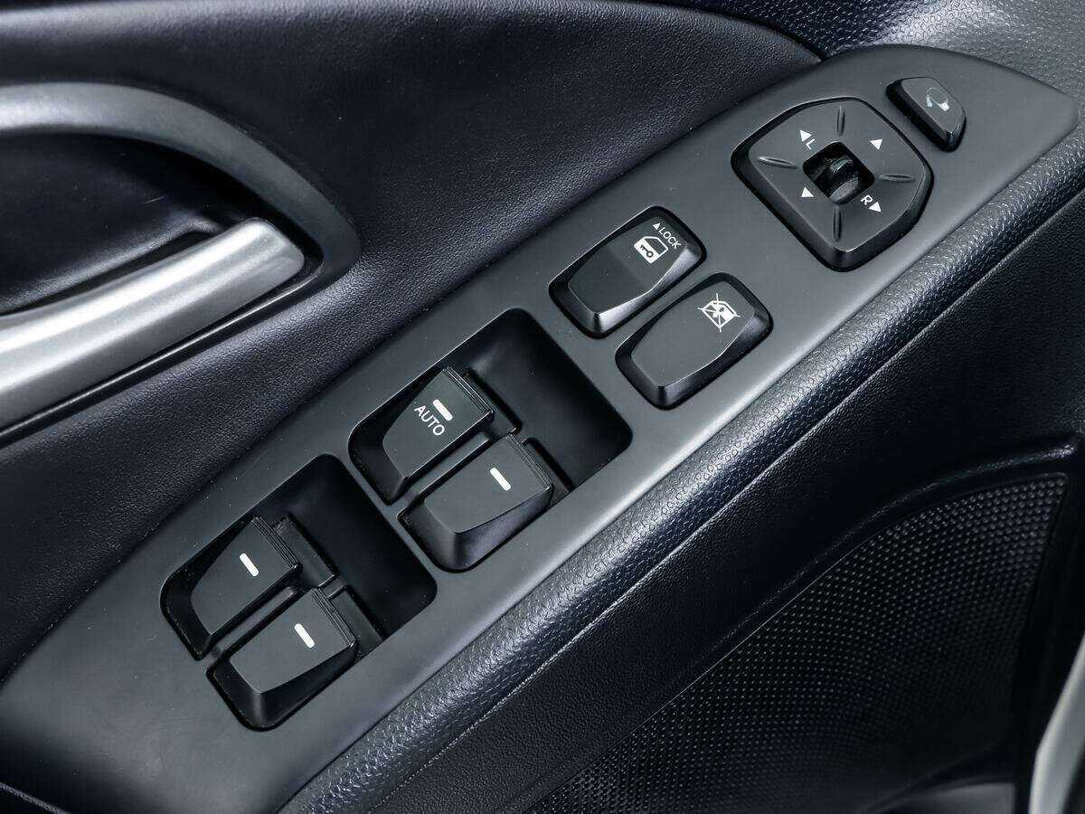 Hyundai ix35 с пробегом — 2012 год. Фото: #11