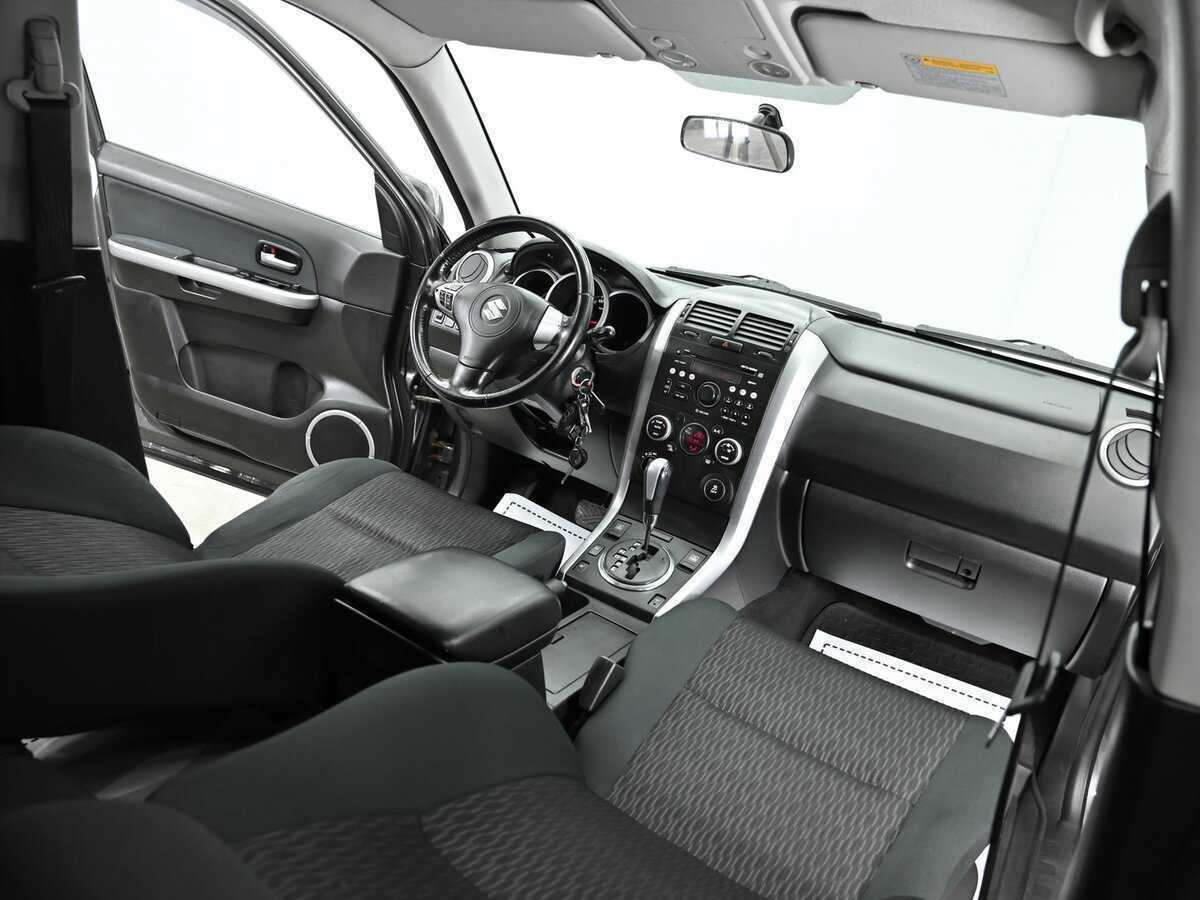 Suzuki Grand Vitara с пробегом — 2013 год. Фото: #6