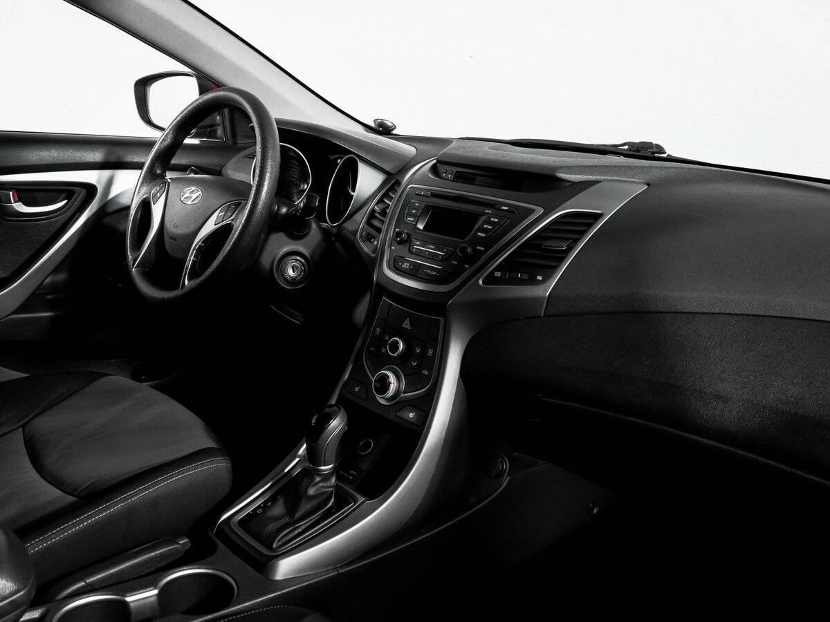 Hyundai Elantra с пробегом — 2015 год. Фото: #8