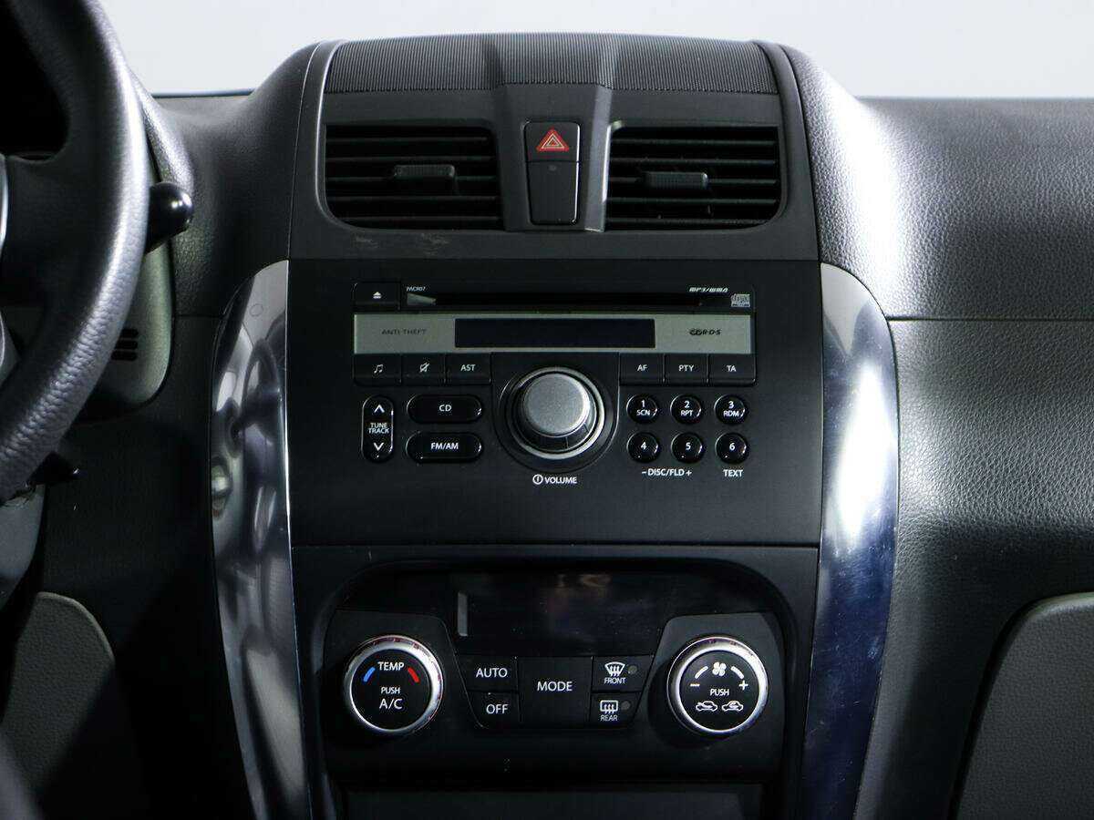 Suzuki SX4 с пробегом — 2013 год. Фото: #10