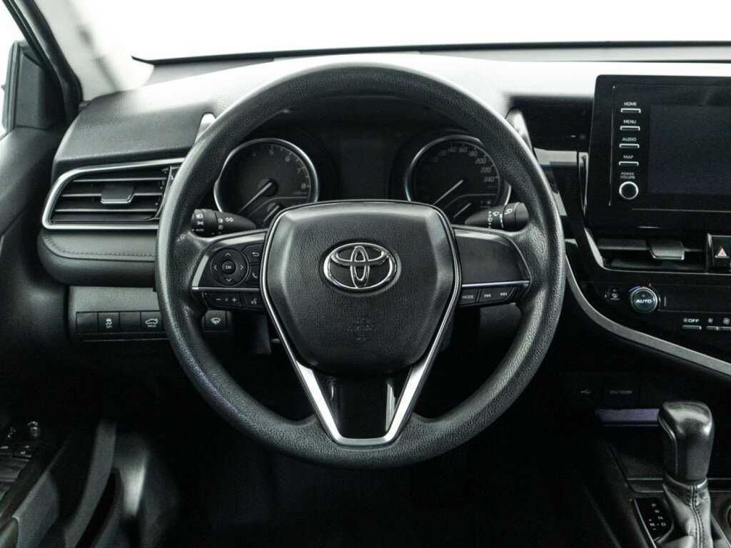 Toyota Camry с пробегом — 2021 год. Фото: #17