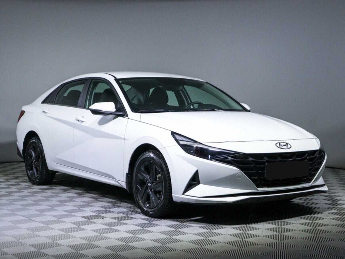 Hyundai Elantra с пробегом — 2021 год. Фото: #2