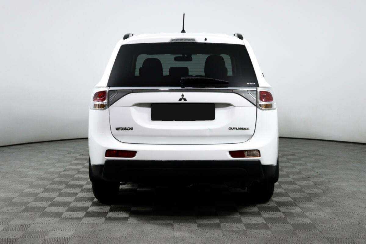 Mitsubishi Outlander с пробегом — 2013 год. Фото: #5