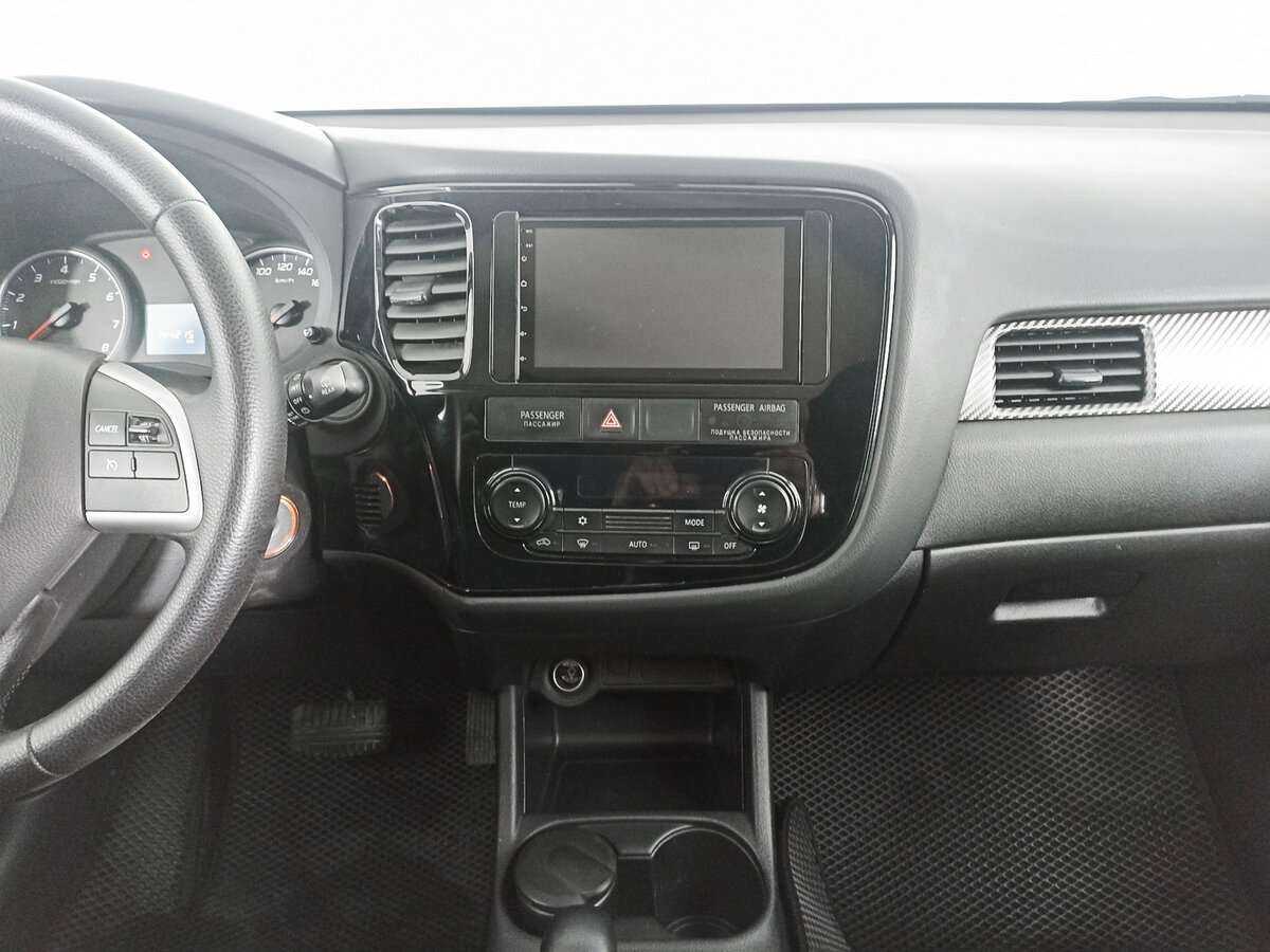 Mitsubishi Outlander с пробегом — 2014 год. Фото: #14