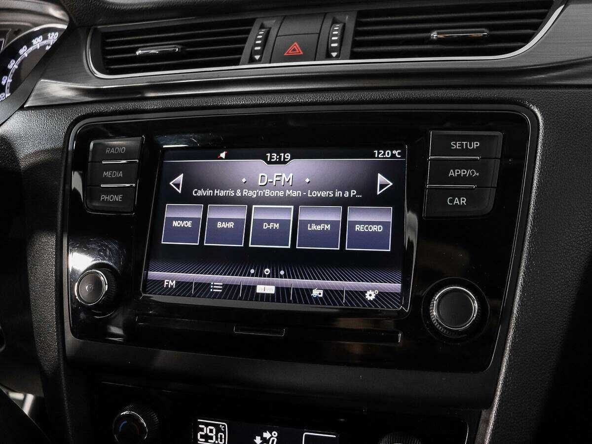 Skoda Rapid с пробегом — 2017 год. Фото: #12