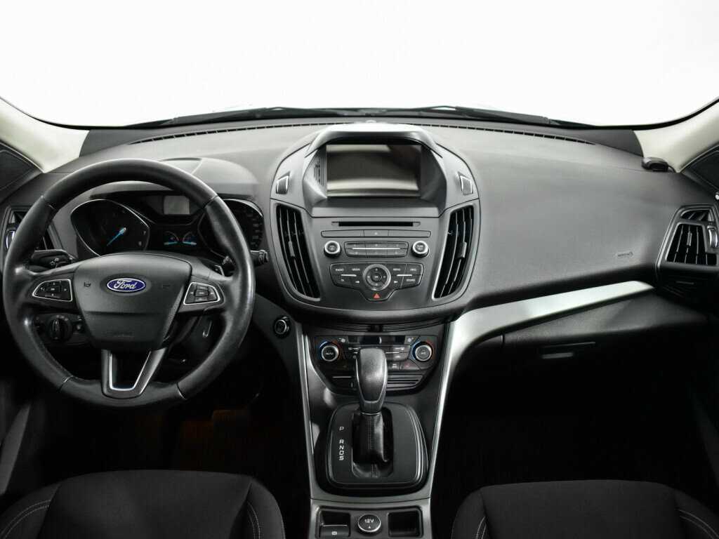 Ford Kuga с пробегом — 2017 год. Фото: #11