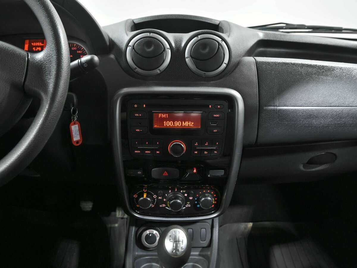 Renault Duster с пробегом — 2014 год. Фото: #8