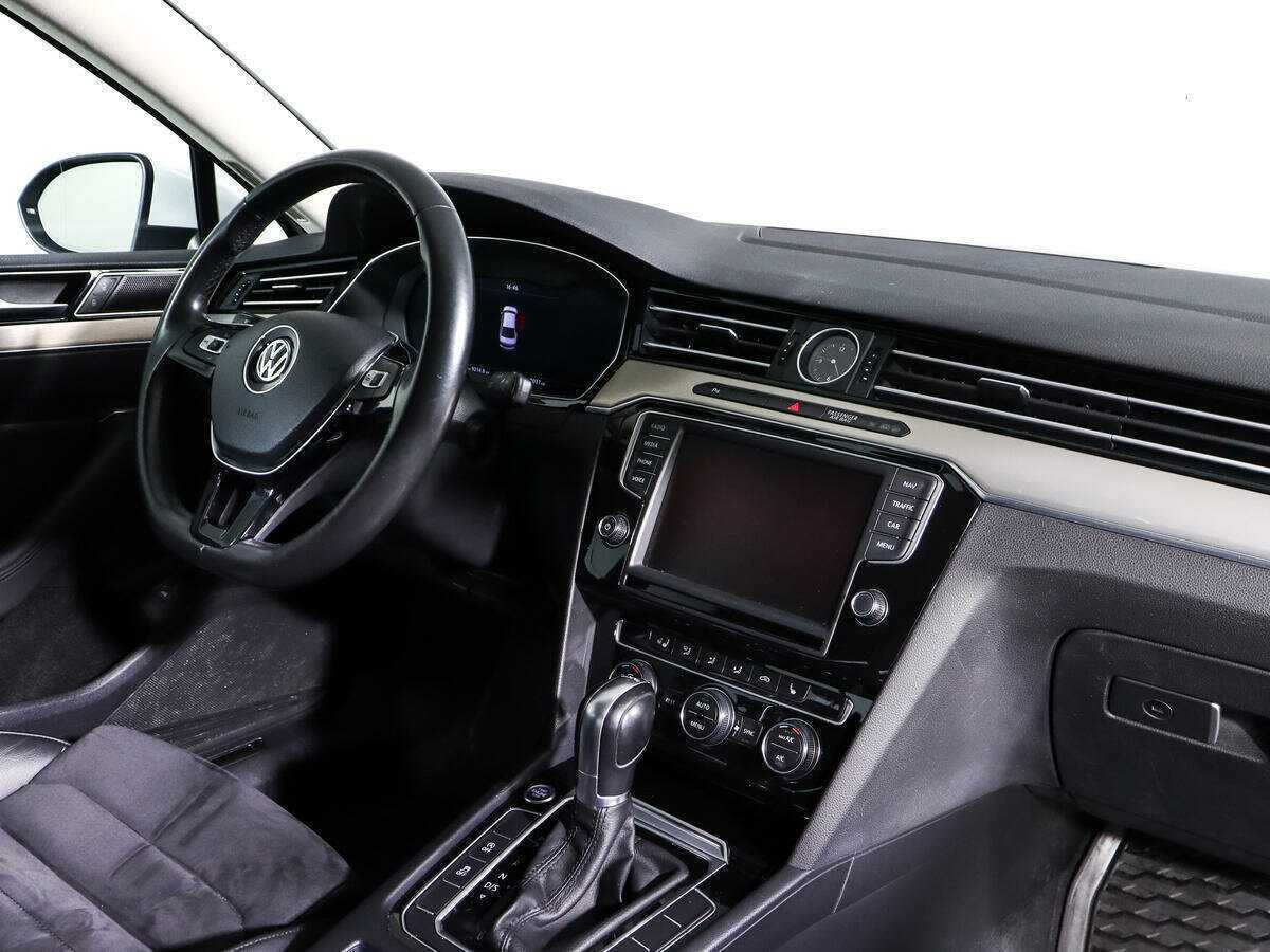 Volkswagen Passat с пробегом — 2016 год. Фото: #6