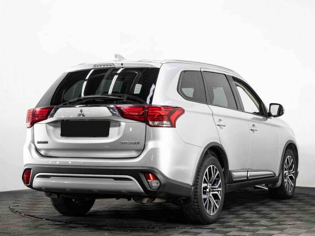 Mitsubishi Outlander с пробегом — 2019 год. Фото: #3