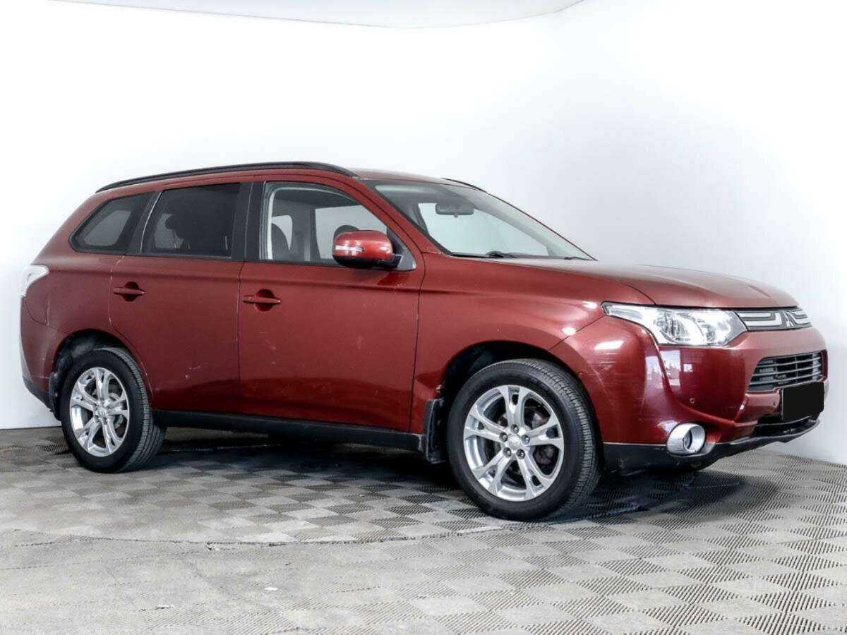 Mitsubishi Outlander с пробегом — 2013 год. Фото: #1
