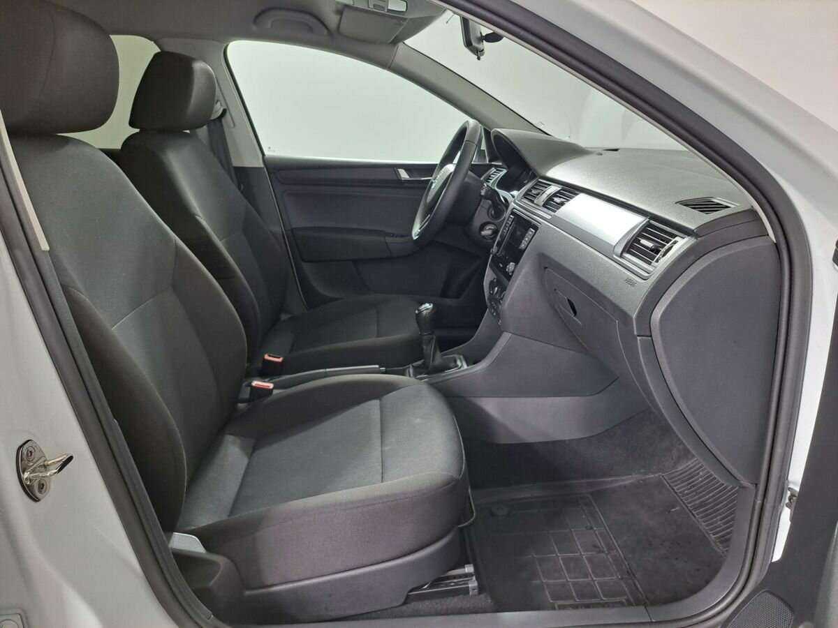 Skoda Rapid с пробегом — 2018 год. Фото: #8