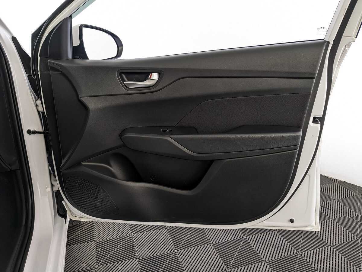 Hyundai Solaris с пробегом — 2022 год. Фото: #20