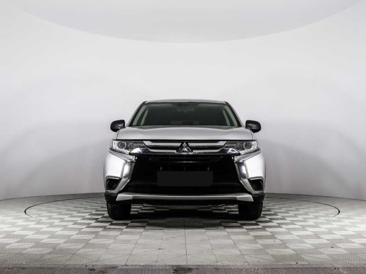 Mitsubishi Outlander с пробегом — 2018 год. Фото: #1